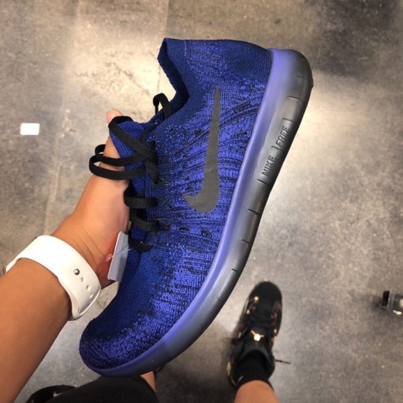 Nike Shoes - Brand new flyknit free runs